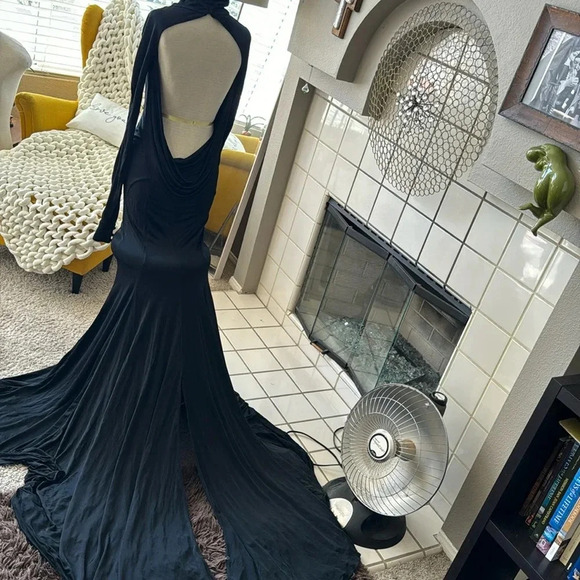 black gown w/ train long sleeve dramatic statement dress like Beyoncé wore sz 8 - Picture 3 of 17